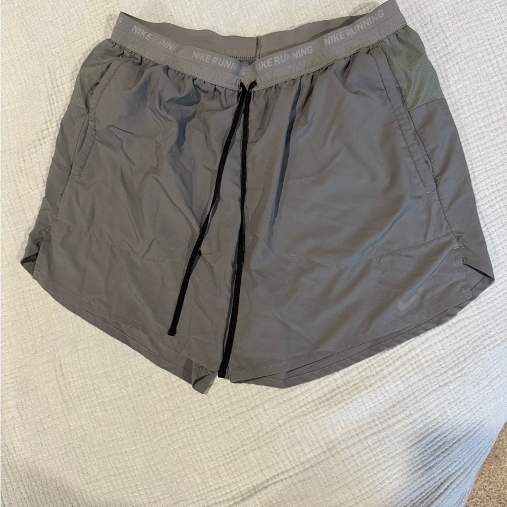 Nike Men’s Dri-Fit 5” Running Shorts size Small